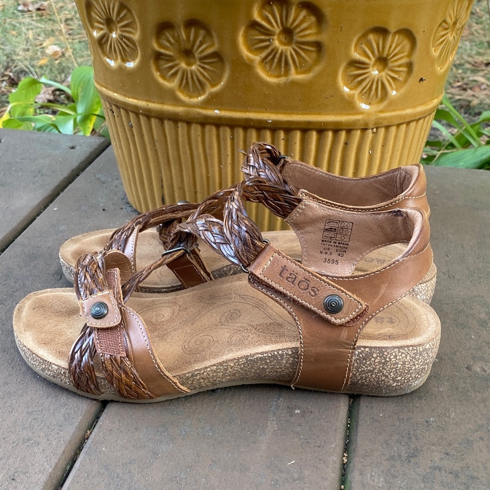 TAOS TRULIE Tan Braided Leather Sandal - Picture 4 of 10